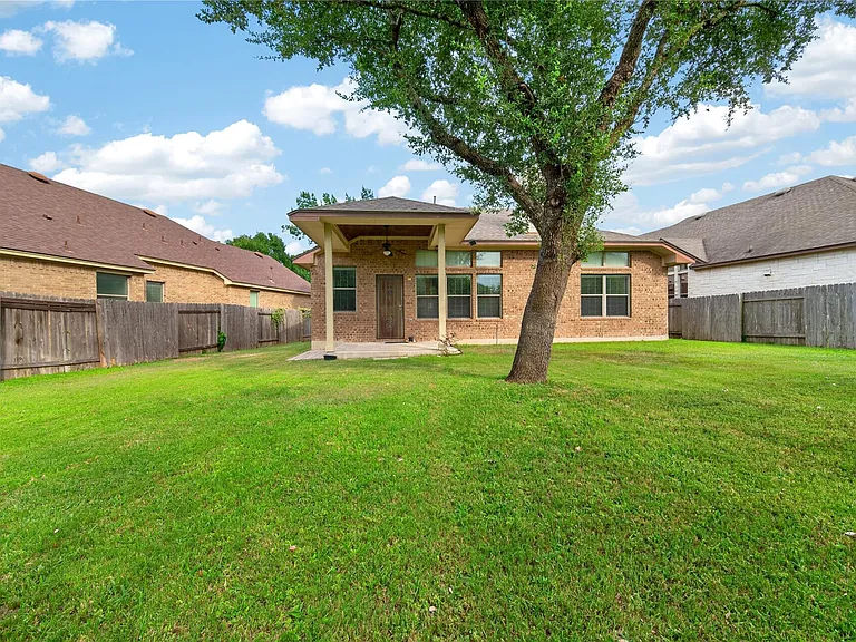 112 Latitude Ln — Photo 23