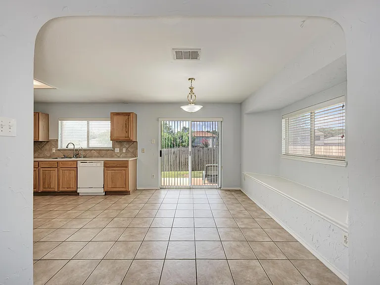 1201 Sheltie Ln — Photo 10