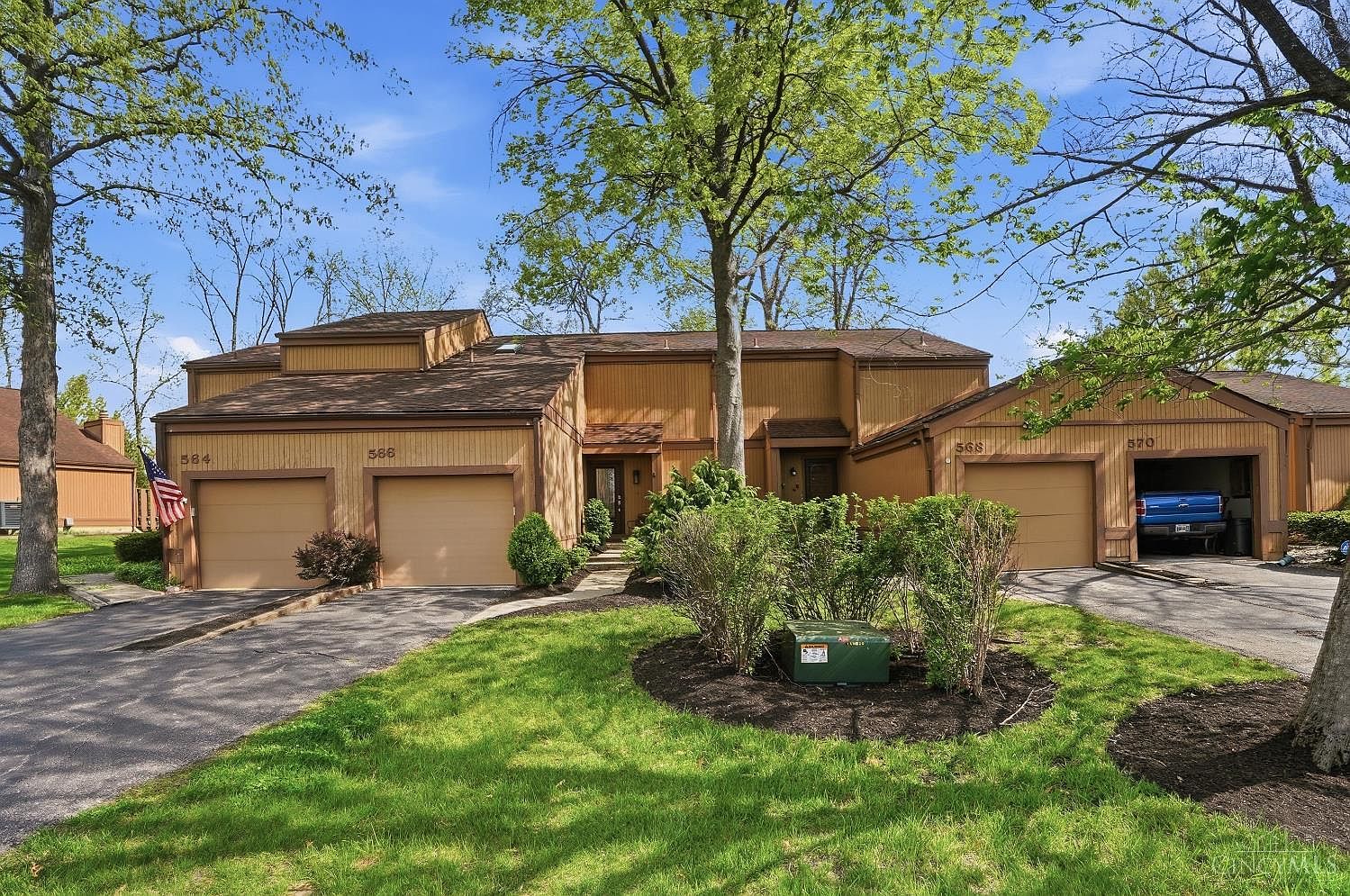 566 Maple Ln