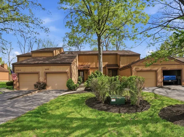 566 Maple Ln, Mason, OH 45040