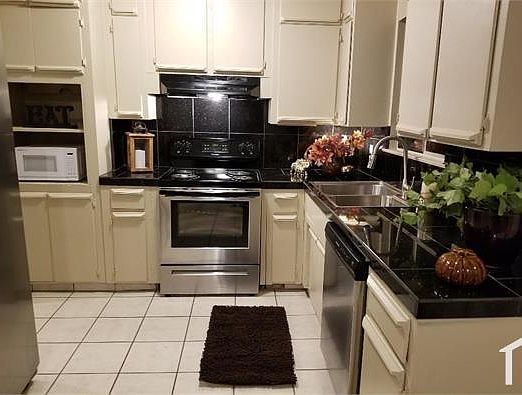 2nd image of 4433 N Sunnyside Ave