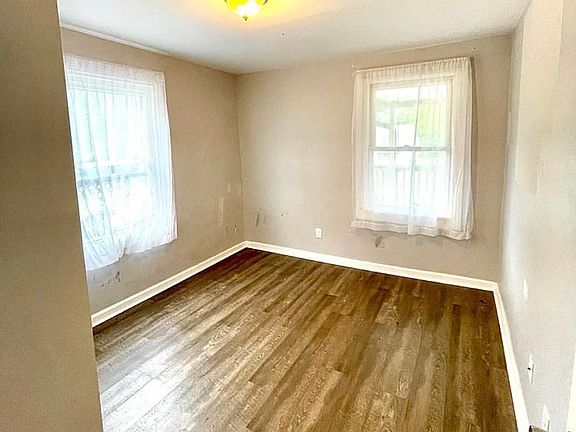 3rd image of 2324 Adair Ave