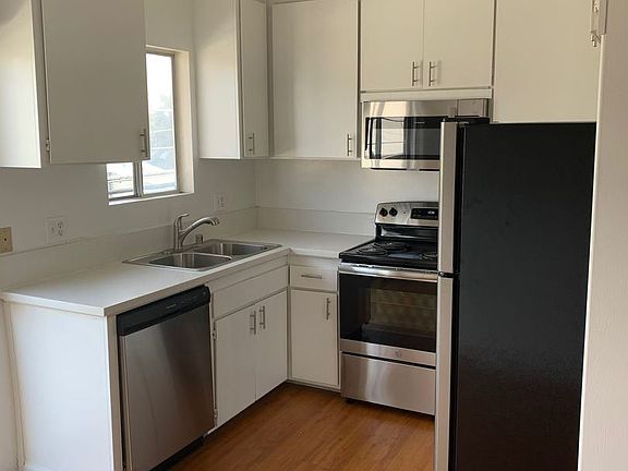 2nd image of 1313 9th St APT 18