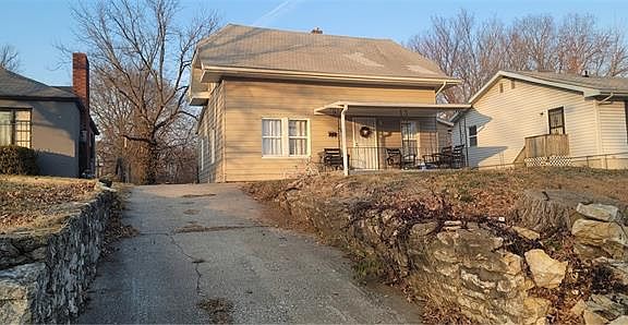 2nd image of 4272 E 62nd St