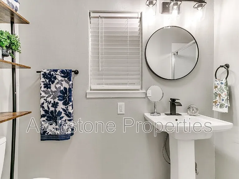 2617 NW 37th St — Photo 35
