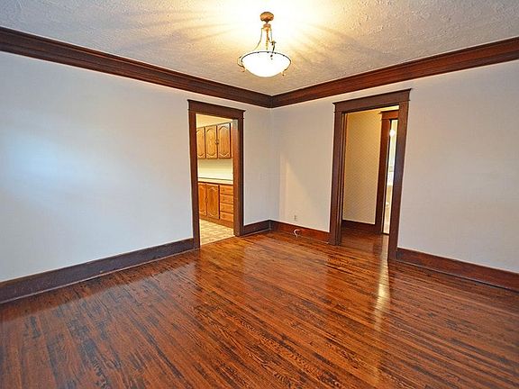 3rd image of 2043 Berkshire Ave