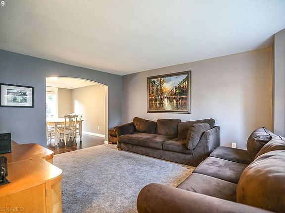 4th image of 2504 NE 144th St