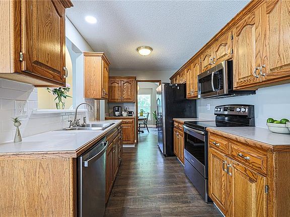 5th image of 4701 NW Pennington Ln