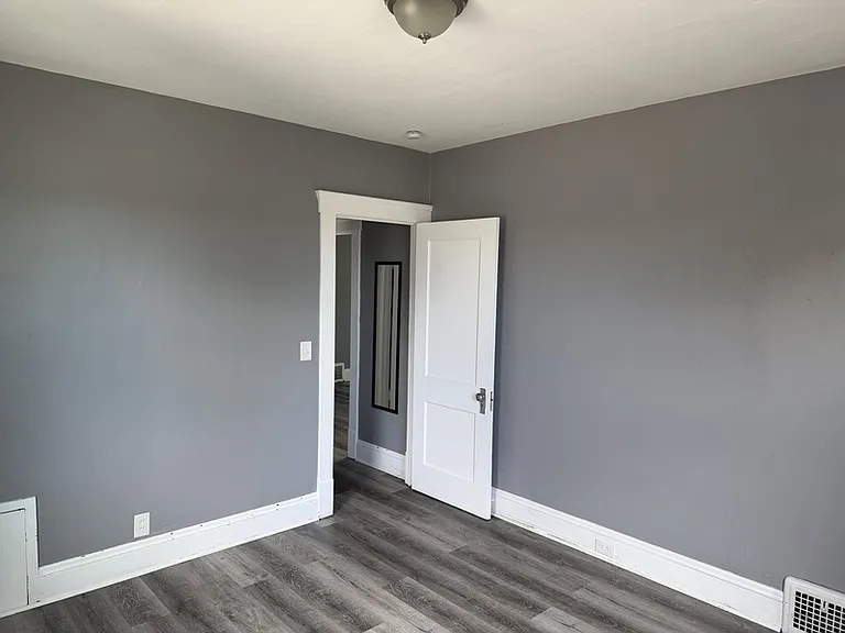 10709 Fidelity Ave — Photo 19