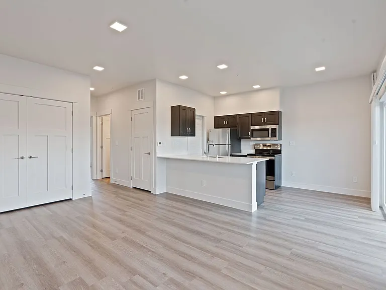 Fairways Apartments — Photo 18