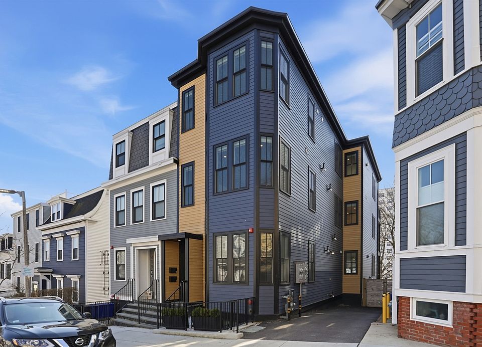 1st image of 407 E 7th St #2