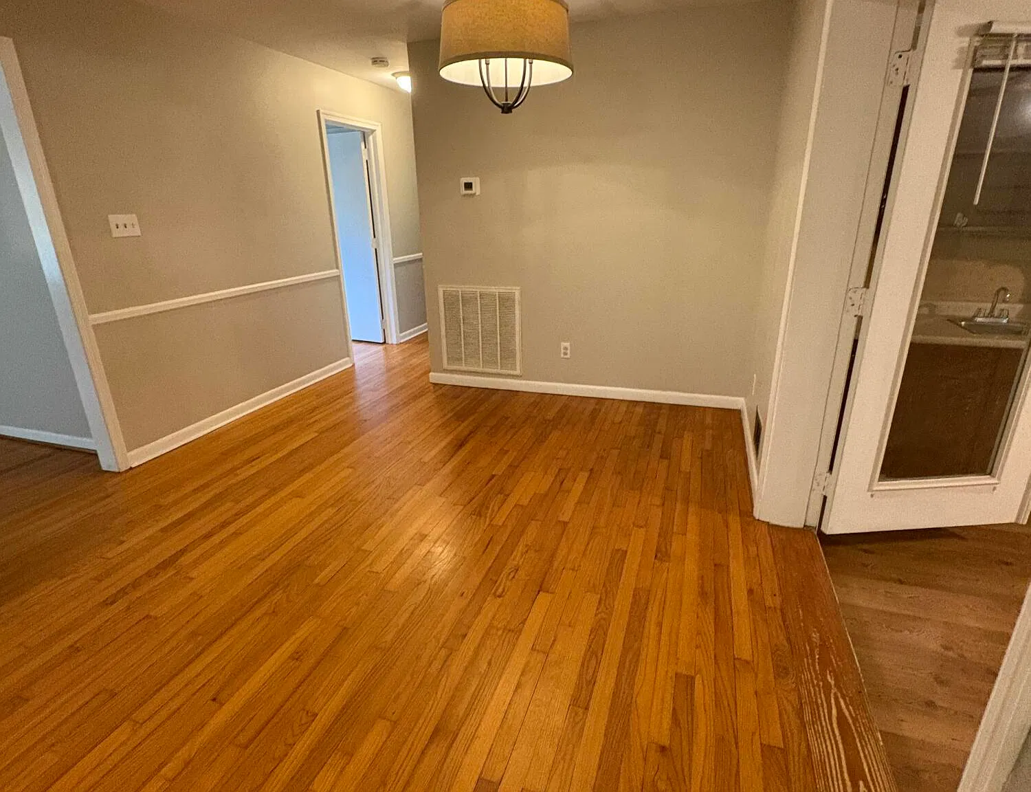 3 bed, 2.0 bath, 1535 sqft, $2,100 — Photo 4