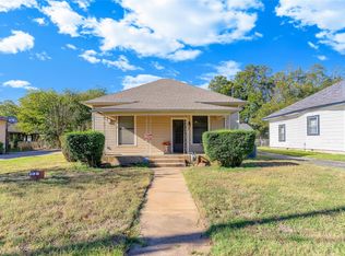 311 N Pendell Ave, Cleburne, TX 76033