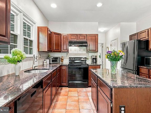 4th image of 4152 Tersher Dr