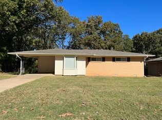 2111 Seminole Trl, North Little Rock, AR 72116