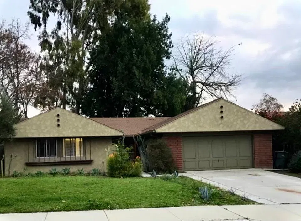 320 Maravilla Dr