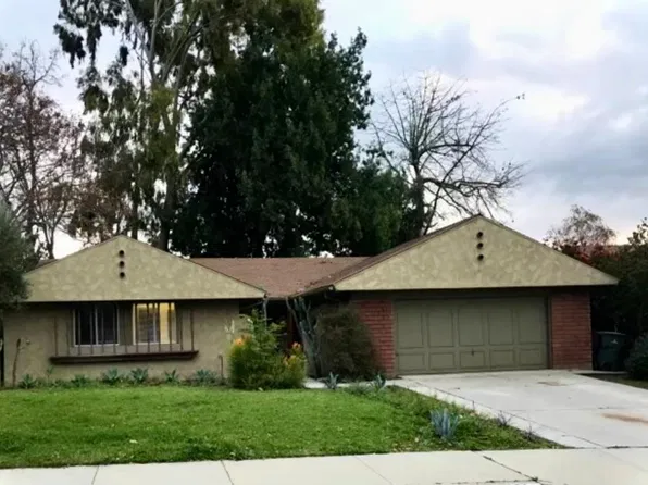 320 Maravilla Dr, Riverside, CA 92507