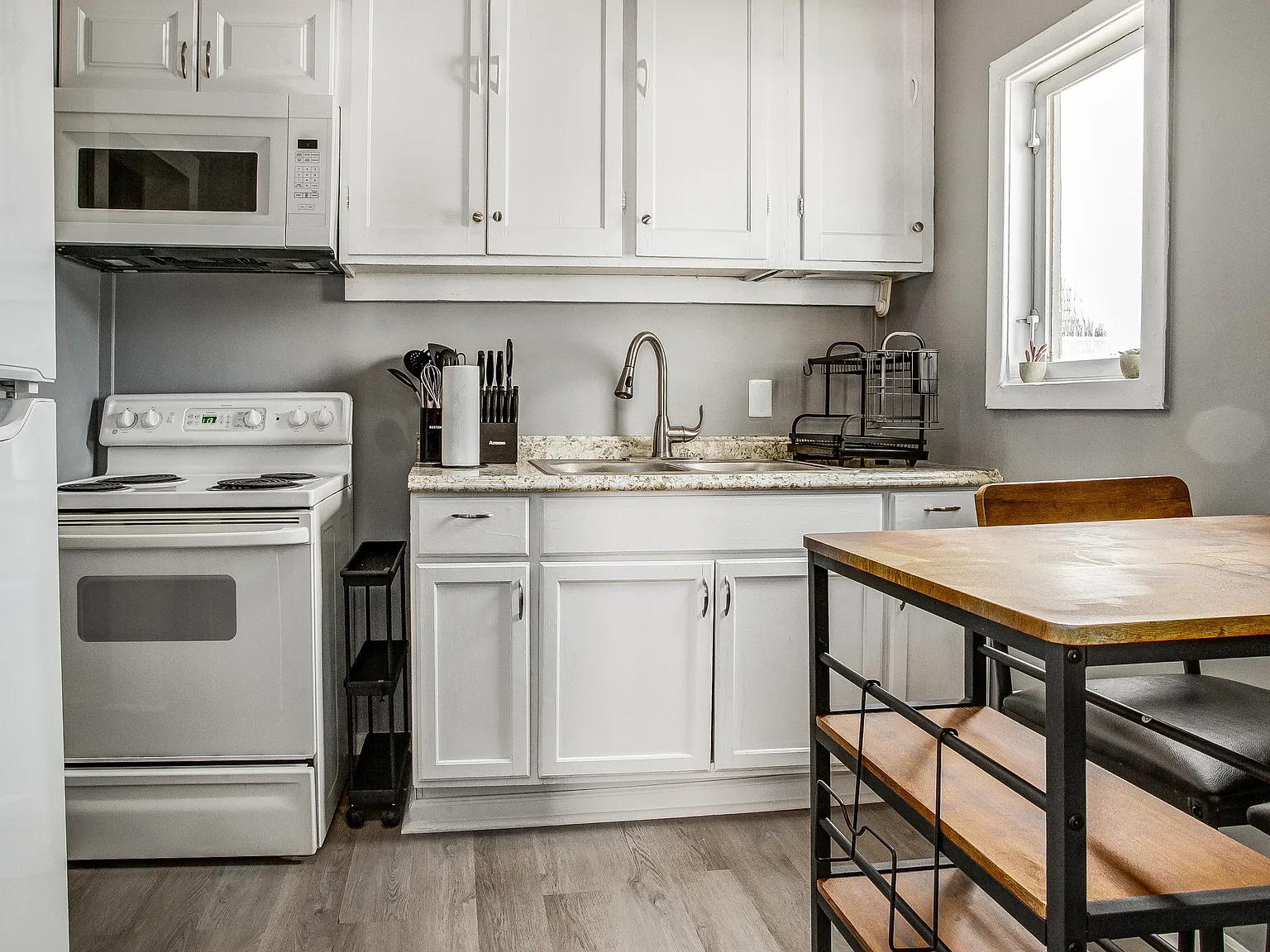 2 bed, $1,900 — Photo 4