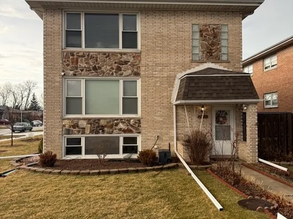 5140 W 87th St #1, Burbank, IL 60459