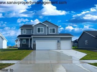 317 11th St NW, Bondurant, IA 50035