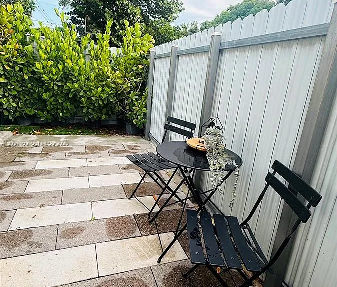 1558 NW 103rd St #EFFICIENCY — Photo 13
