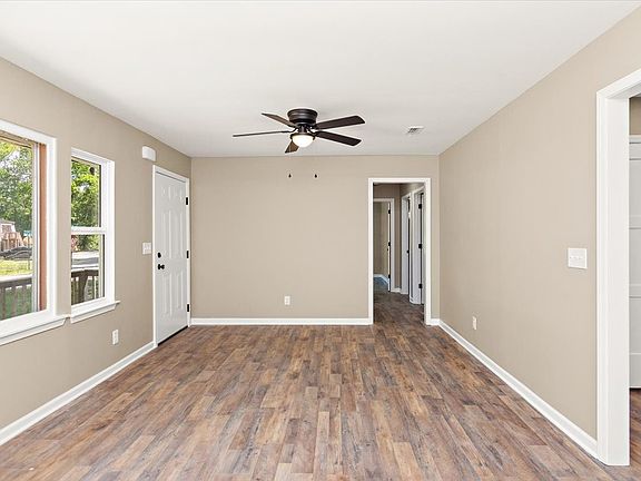 5th image of 309 Rickenbacker Dr