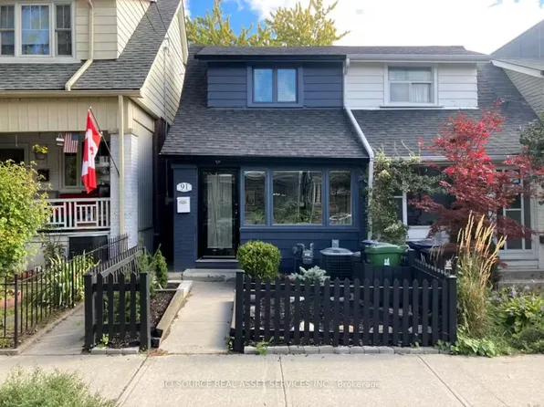 91 Alton Ave, Toronto, ON M4L 2M3