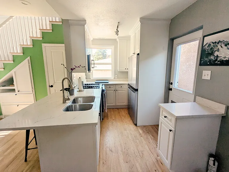 956 N Washington St — Photo 6