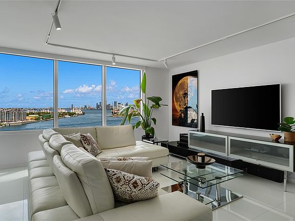 4th image of 400 S Pointe Dr APT 1805