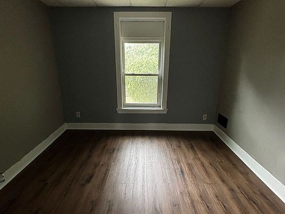 3rd image of 223 Allen St #223