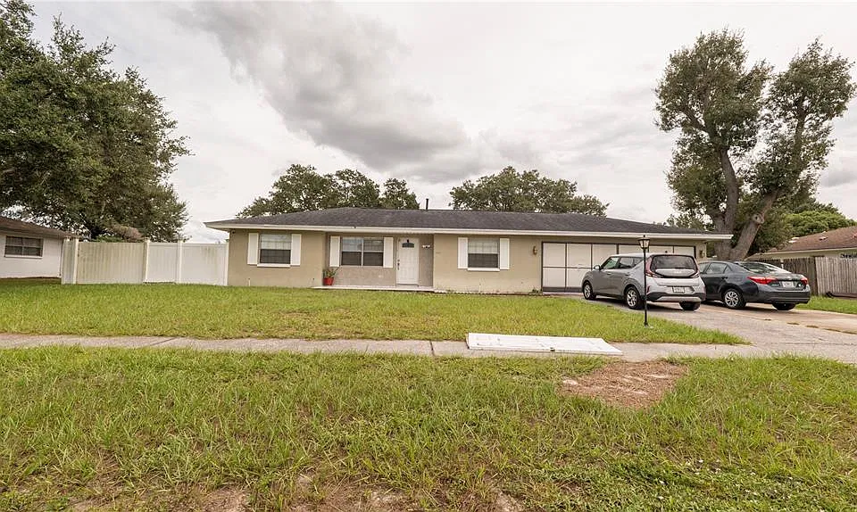 9446 Bayside Ct