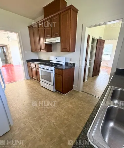 2925 Dickman Rd — Photo 3