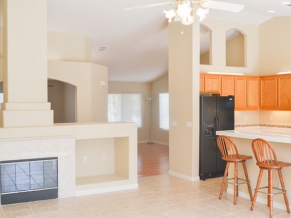 2nd image of 927 Norman Dr