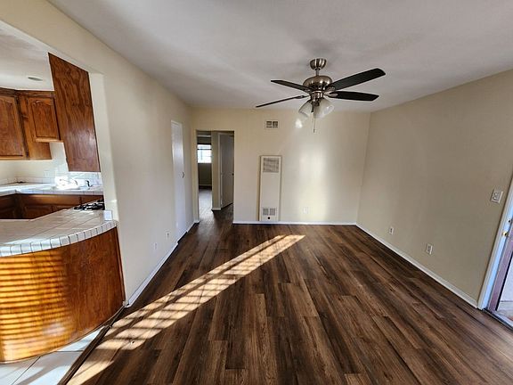 5th image of 13532 Vanowen St #4