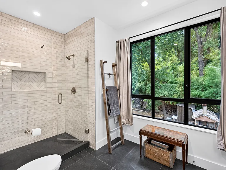 2733 N Fitch Mountain Rd — Photo 33