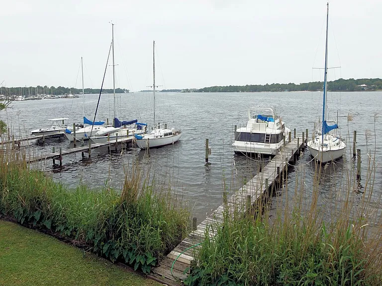 561 Bayshore Dr — Photo 40
