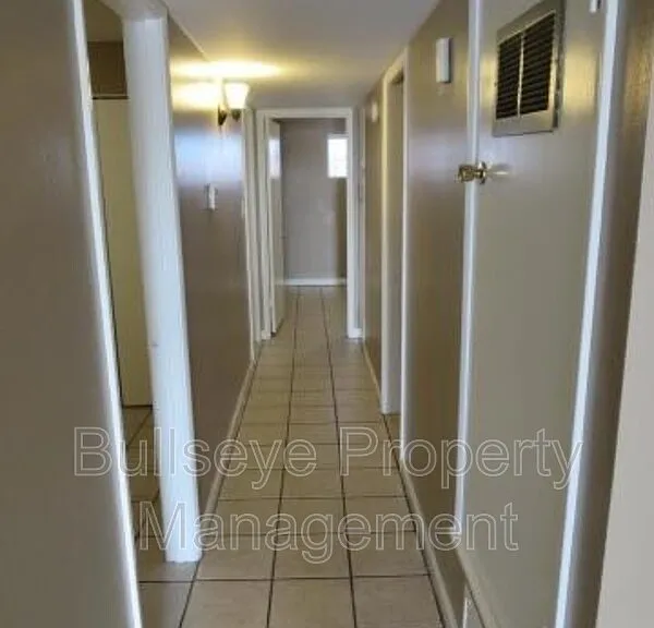 1901 S Farmer Ave #1901 — Photo 17