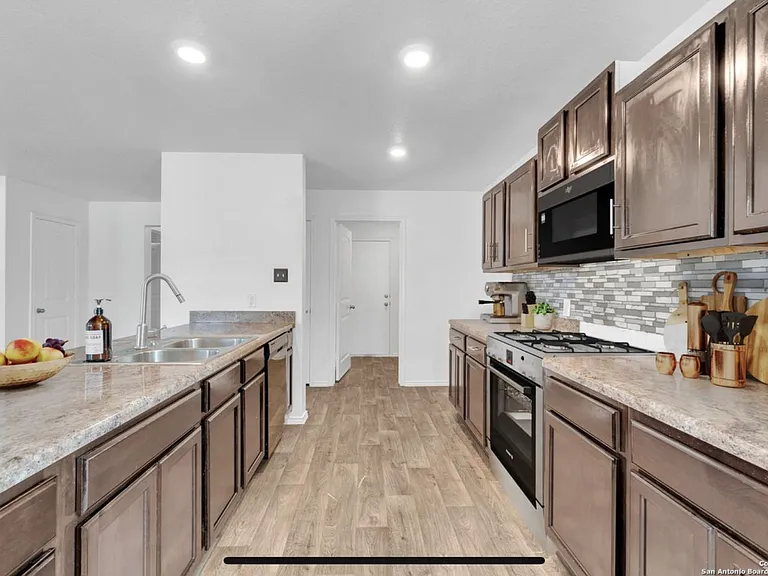 5506 Rosillo Hl — Photo 5