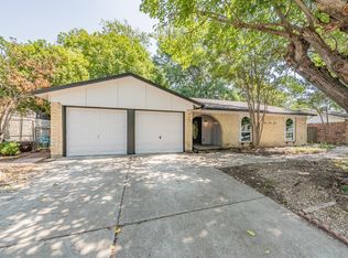 6904 Echo Hill Dr, Watauga, TX 76148