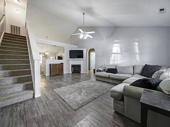 3rd image of 4030 Canvas Ave