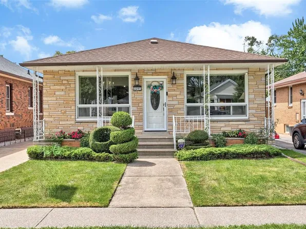 2391 Meighen Rd, Windsor, ON N8W 4B8