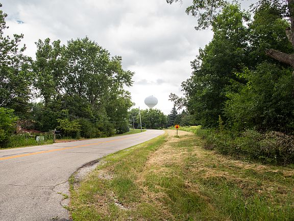 2nd image of 26509 N Pheasant Run
