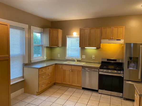 52 Bramhall St APT 1, Portland, ME 04102