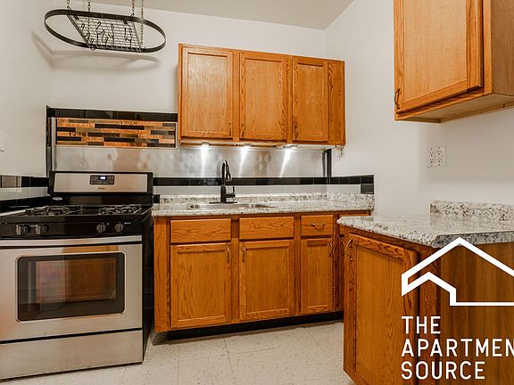 2nd image of 2854 W Barry Ave #6mrsn3t3m