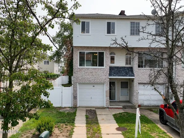 34 Journeay St, Staten Island, NY 10303