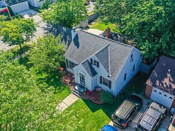 3rd image of 2405 Tuxedo Ave