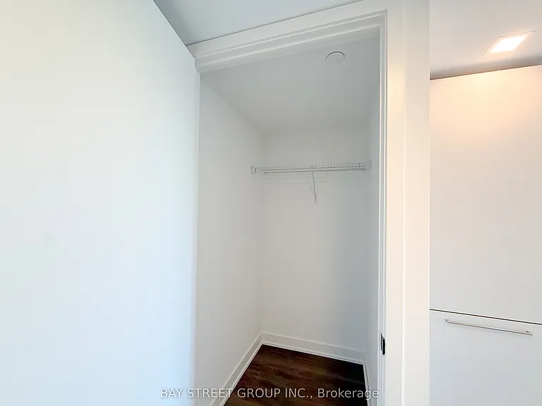 609 Sherbourne St #1409 — Photo 2