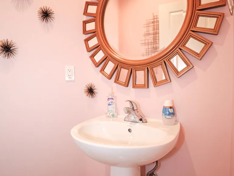 1st floor -- Half bathroom