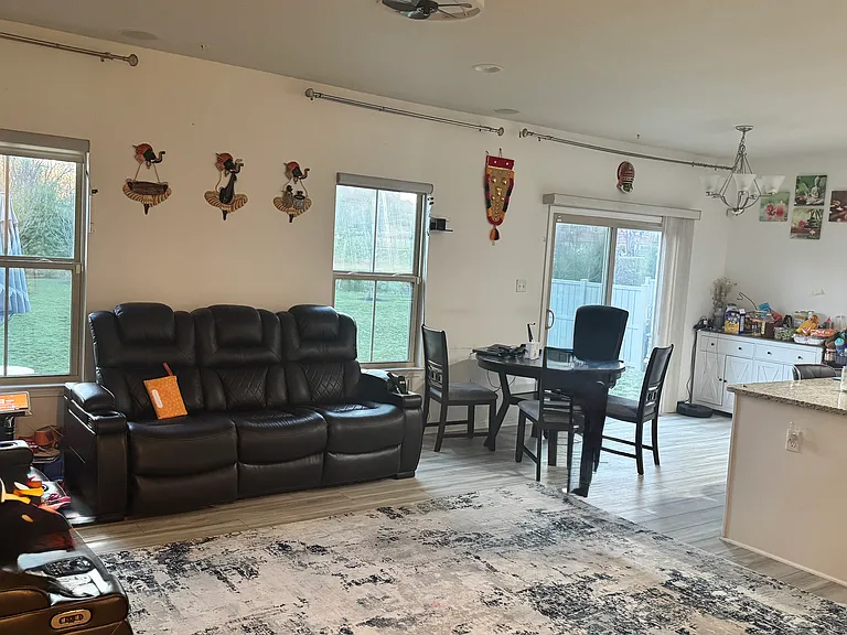 2029 Connecticut Ln — Photo 4