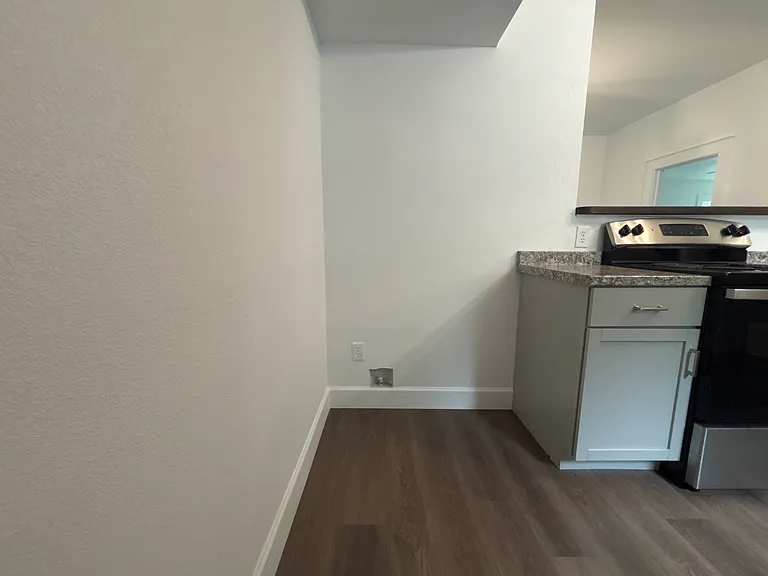 109 E St NW — Photo 11